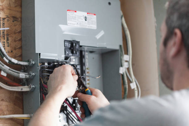 Best Commercial Electrical Services  in Carlyle, IL